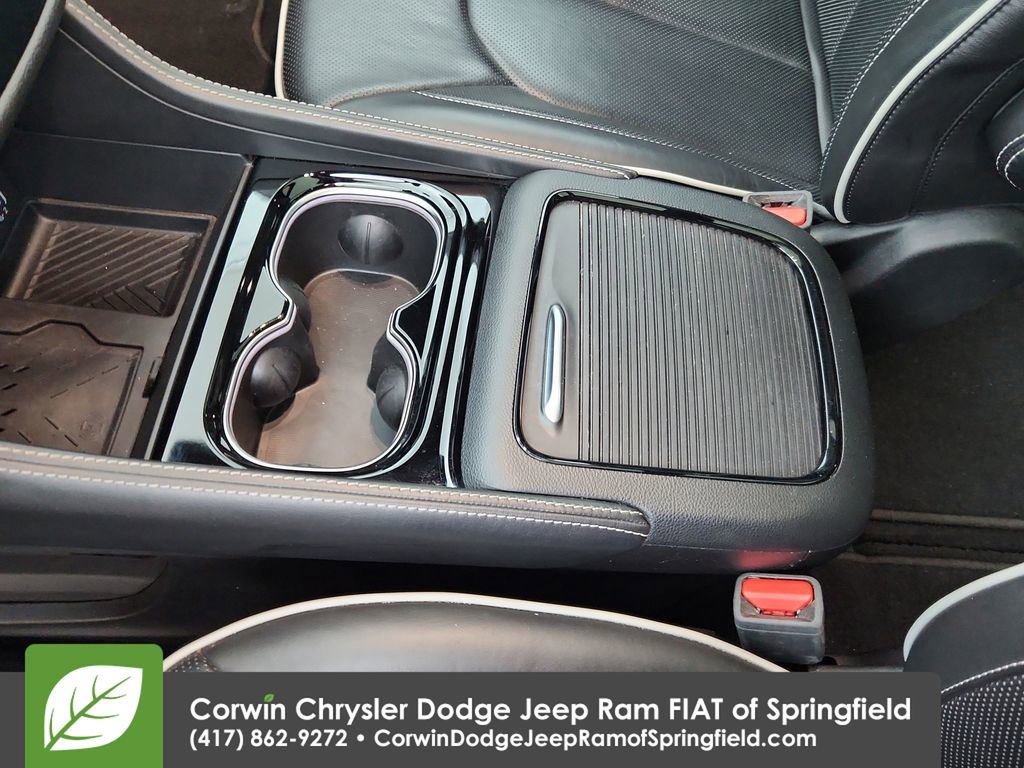 Certified 2025 Chrysler Pacifica Limited image 30