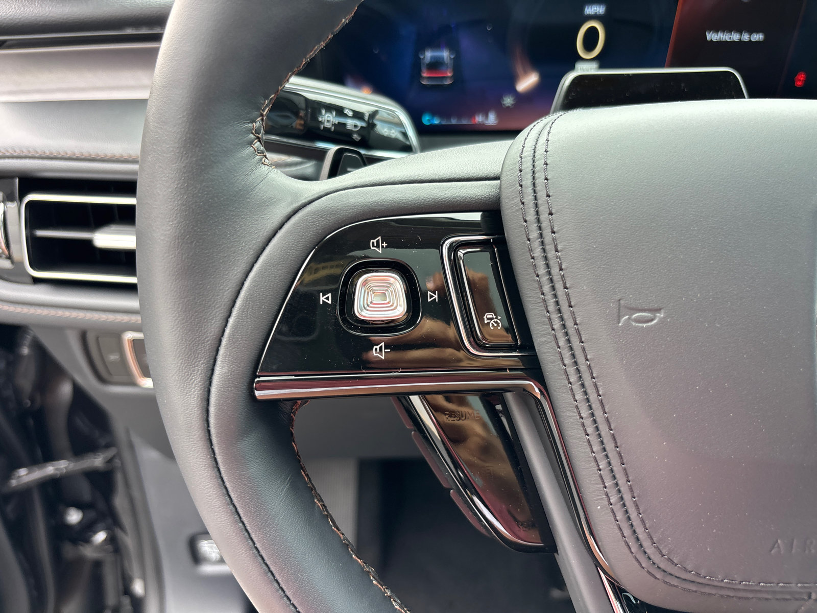 New 2026 Lincoln Aviator AWD image 17