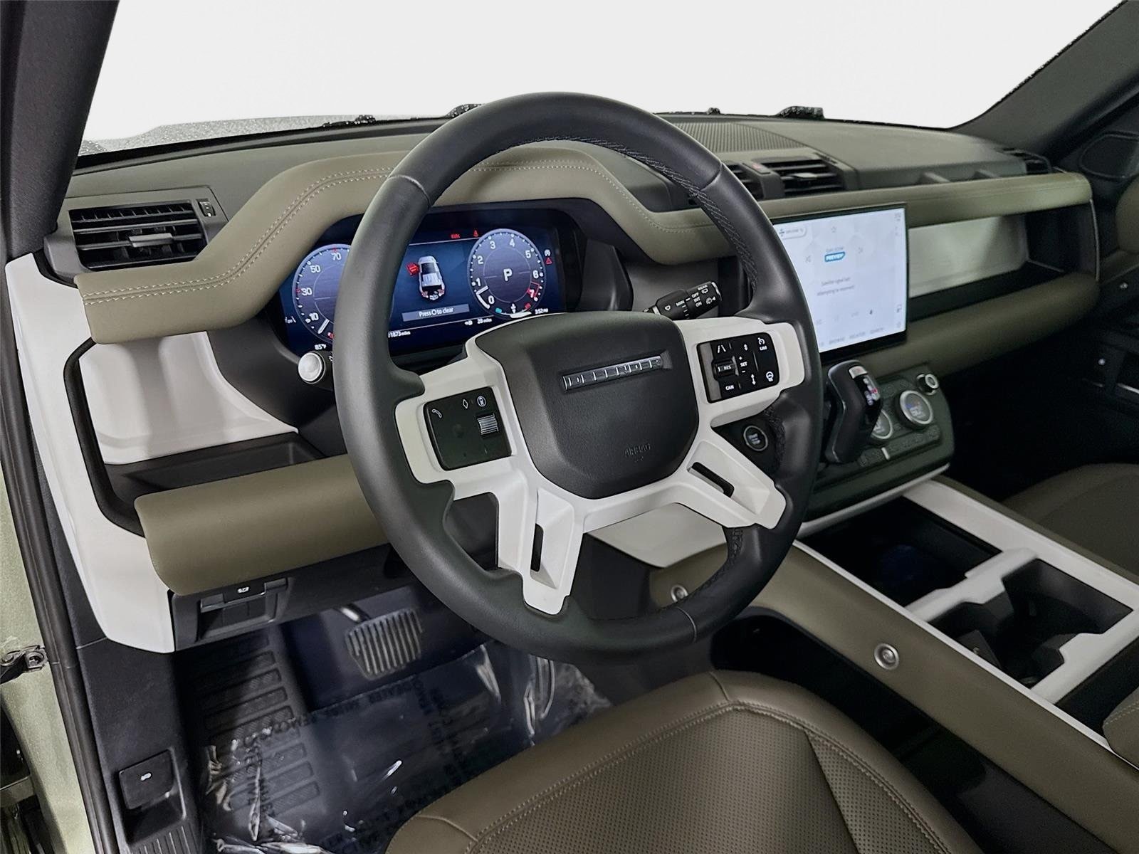 Used 2025 Land Rover Defender 110 S AWD/4WD image 9