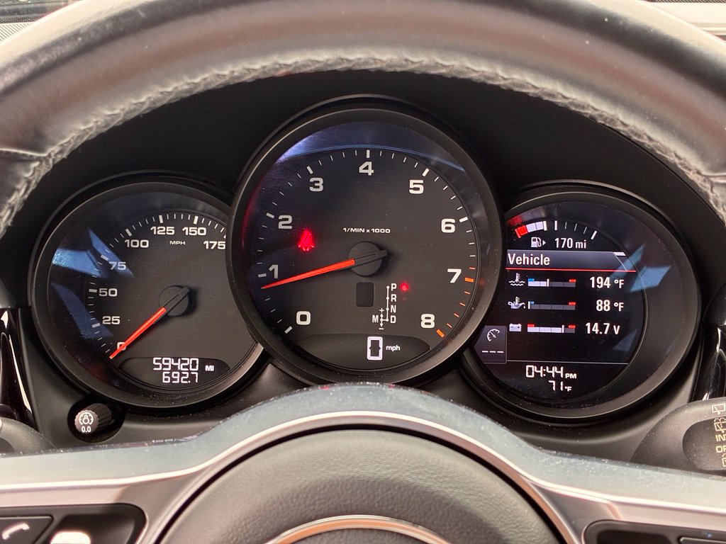 Used 2020 Porsche Macan AWD/4WD image 33