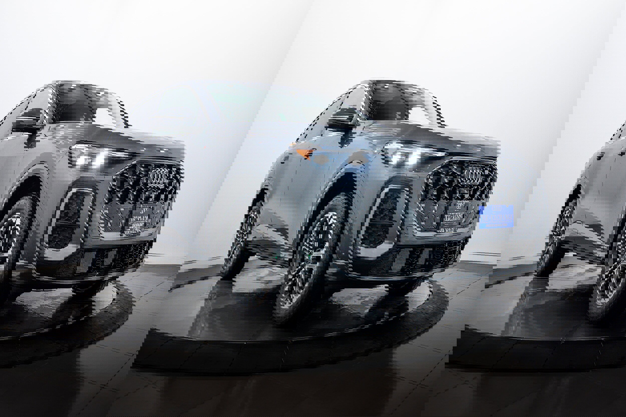 Certified 2025 Audi Q5 Premium Plus w/ Premium Plus image 1