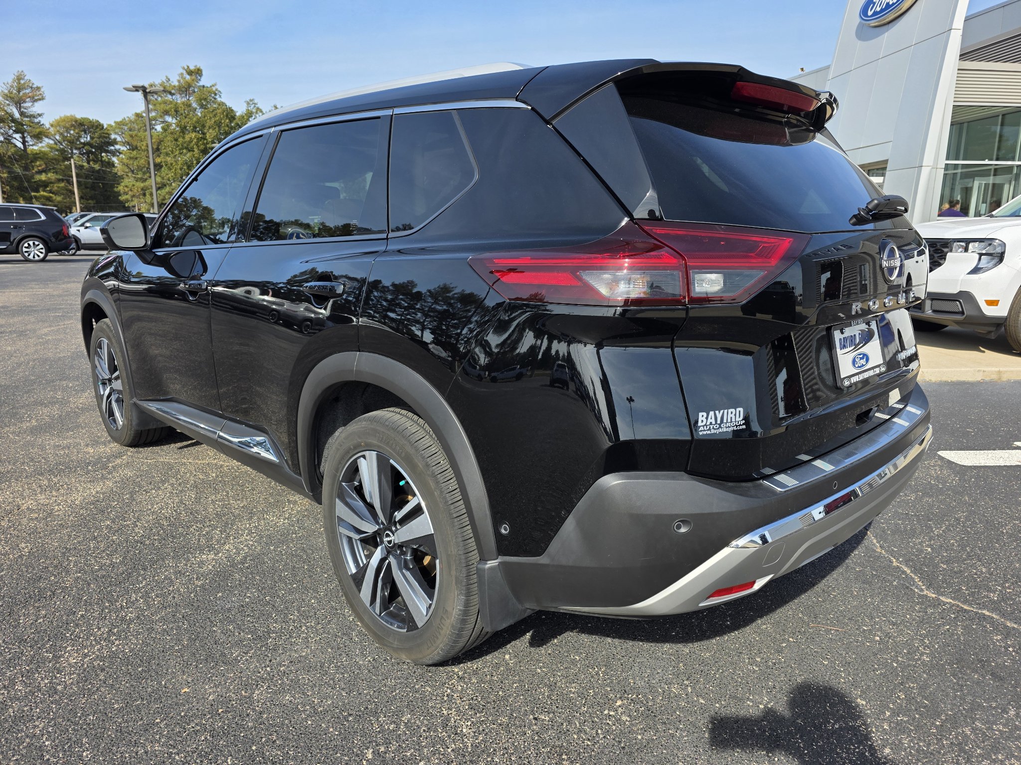 Used 2023 Nissan Rogue Platinum FWD image 8