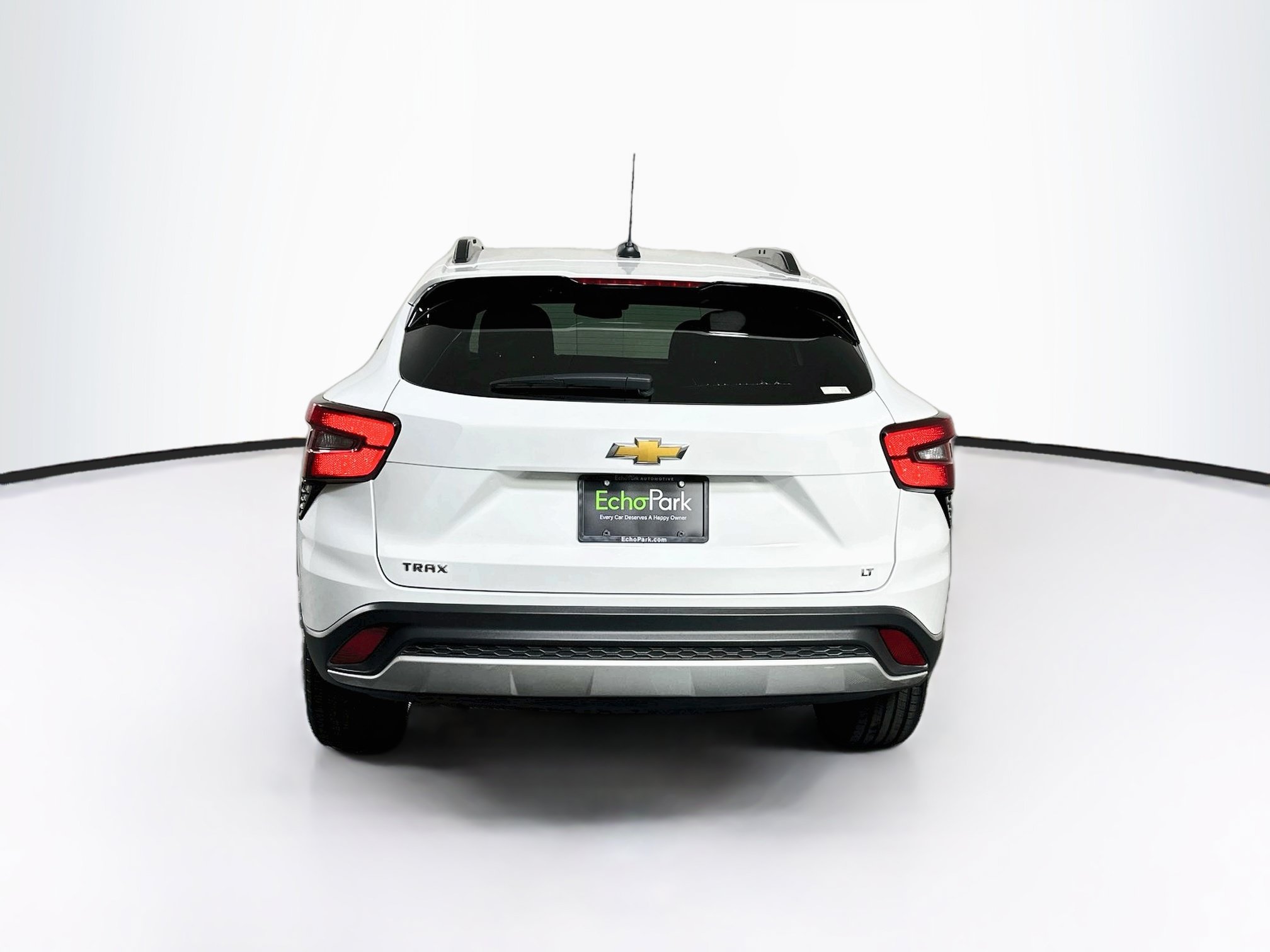 Used 2025 Chevrolet Trax LT FWD image 7