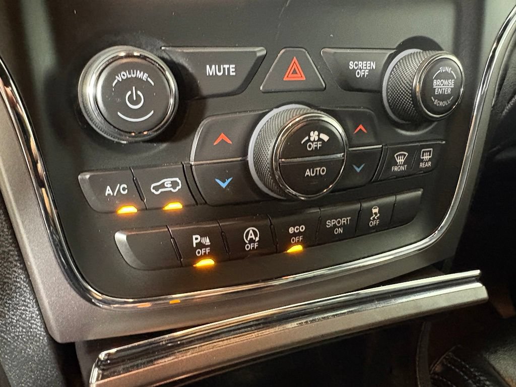 Used 2019 Jeep Grand Cherokee Laredo RWD image 37
