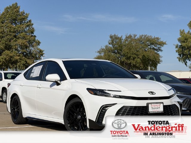 New 2026 Toyota Camry SE w/ Multimedia Upgrade Package