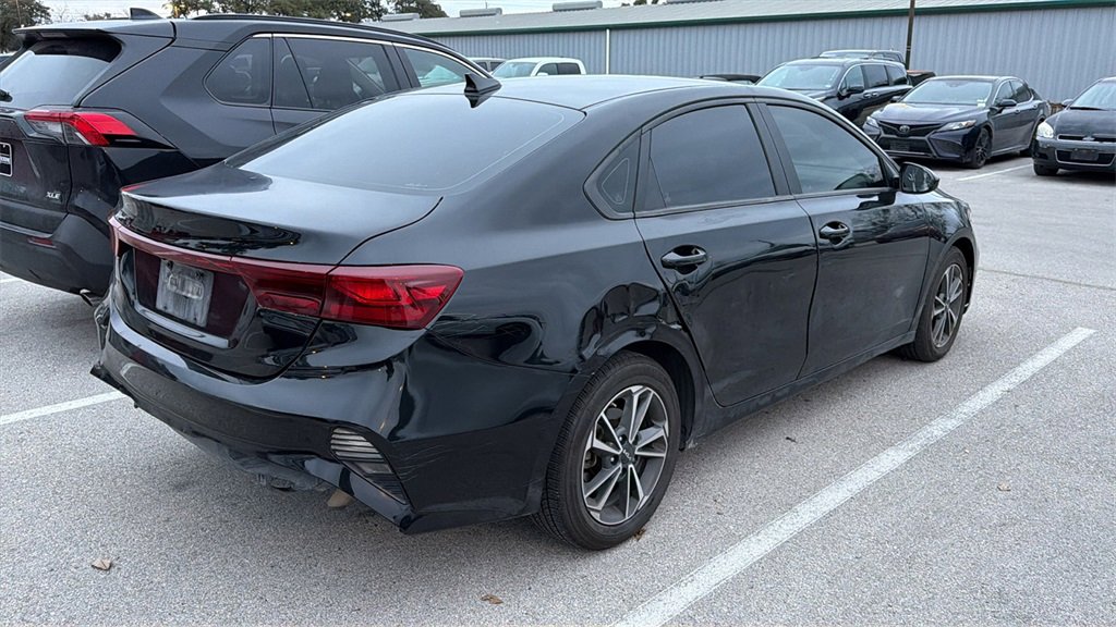 Used 2022 Kia Forte LXS image 7