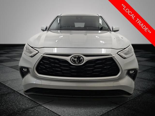 Used 2020 Toyota Highlander XLE image 2