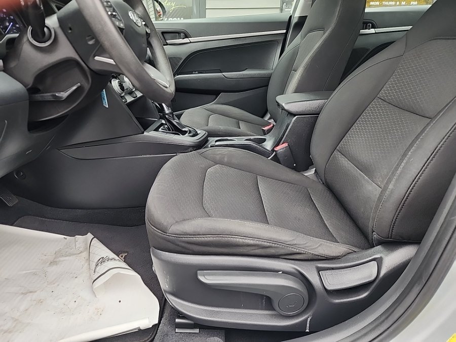 Used 2019 Hyundai Elantra SE w/ Cargo Package FWD image 28