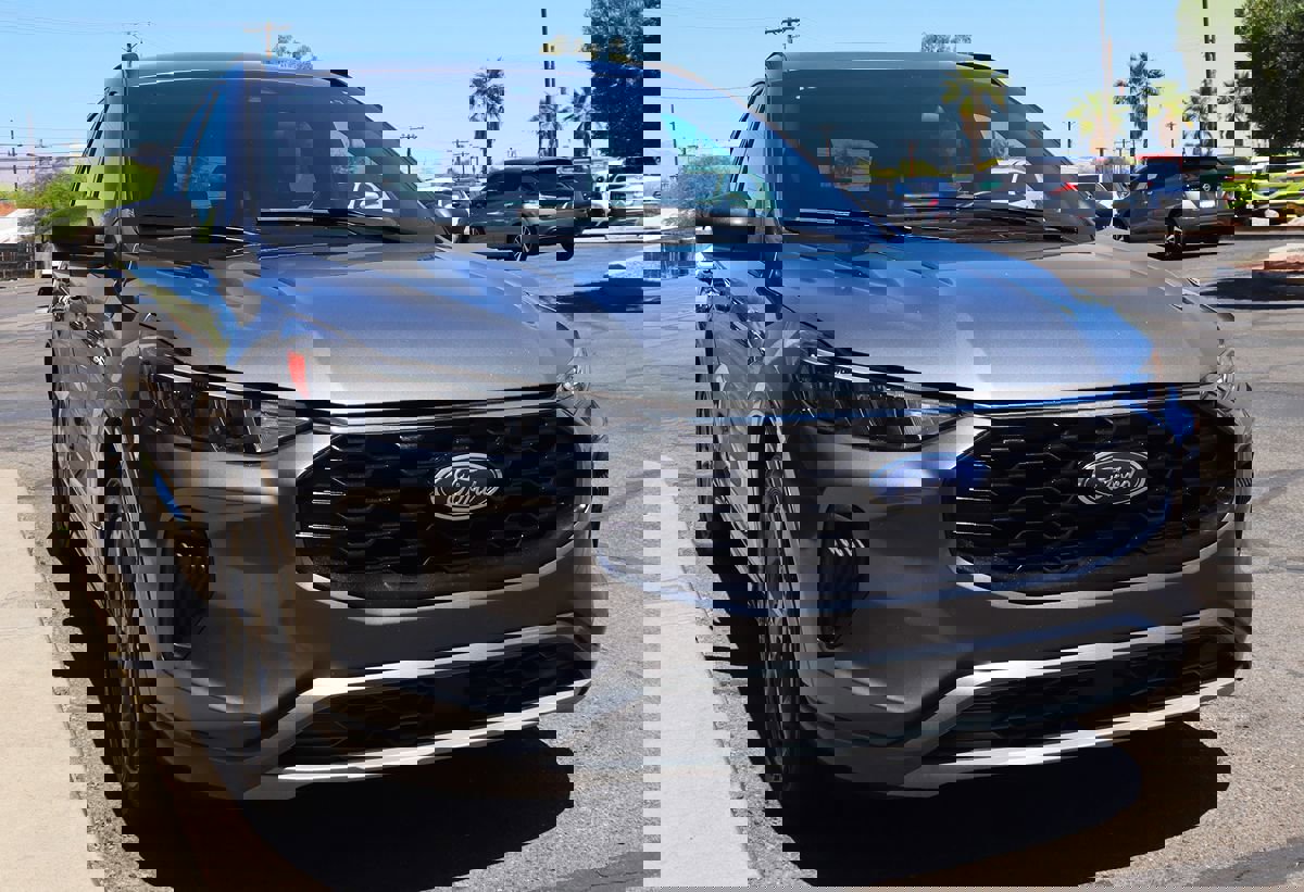 Used 2023 Ford Escape ST-Line image 18