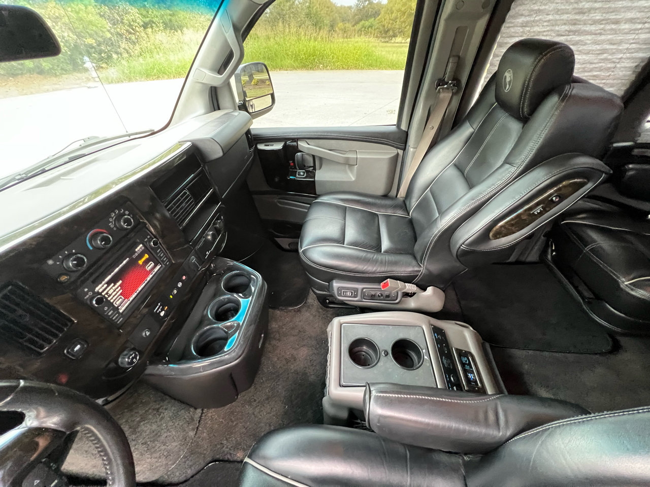 Used 2018 GMC Savana 3500 image 33