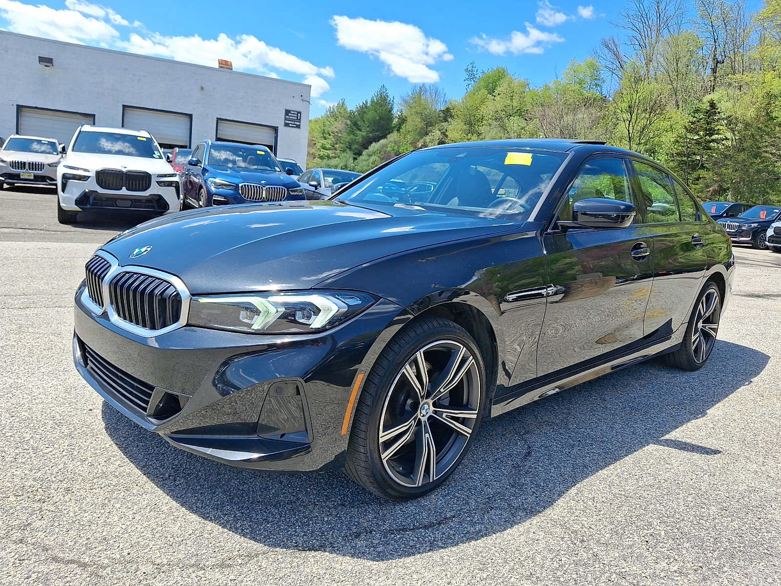 Used 2023 BMW 330i xDrive Sedan w/ Driving Assistance Package AWD/4WD image 3