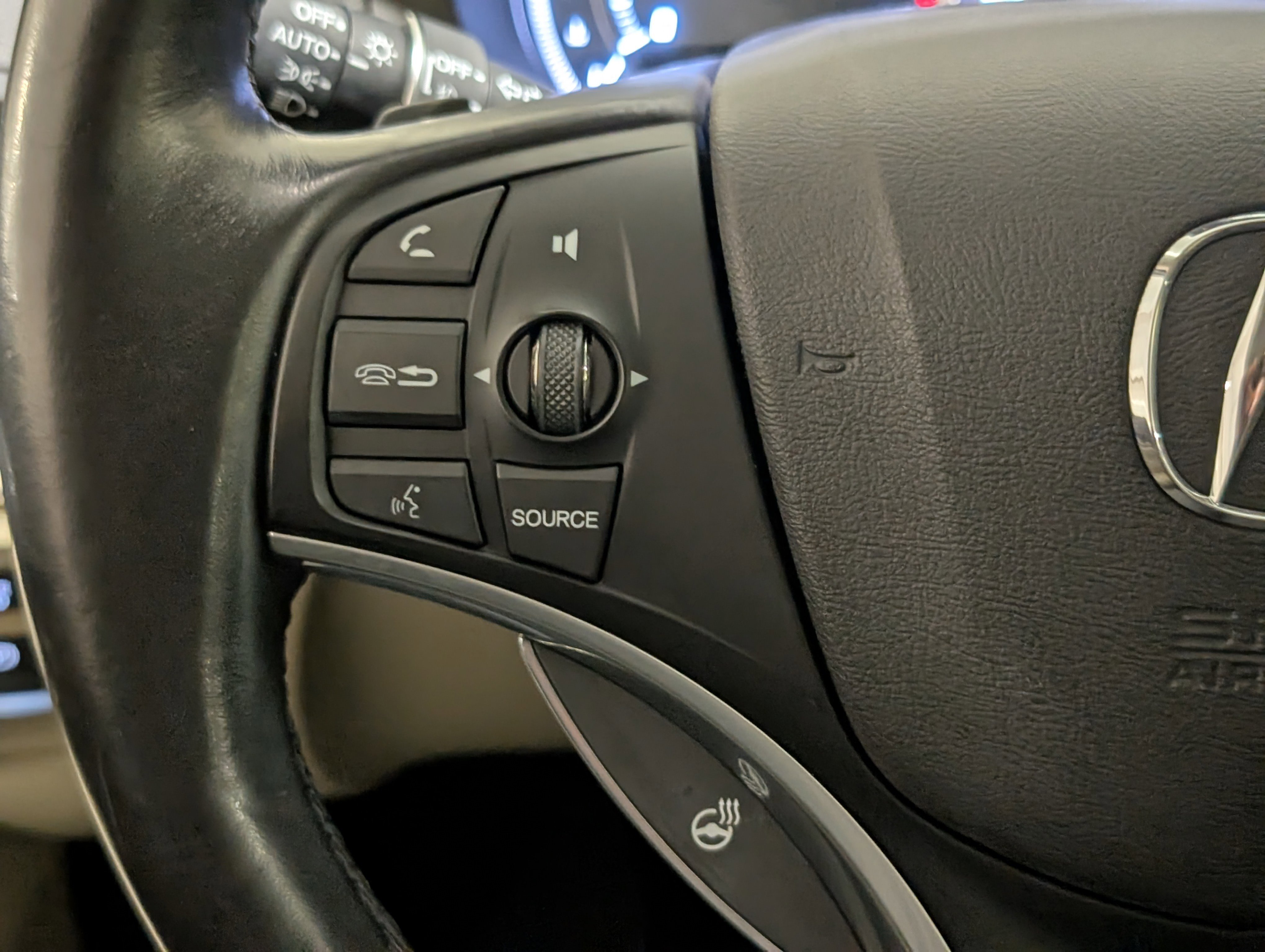 Used 2019 Acura MDX FWD w/ Advance Package image 25