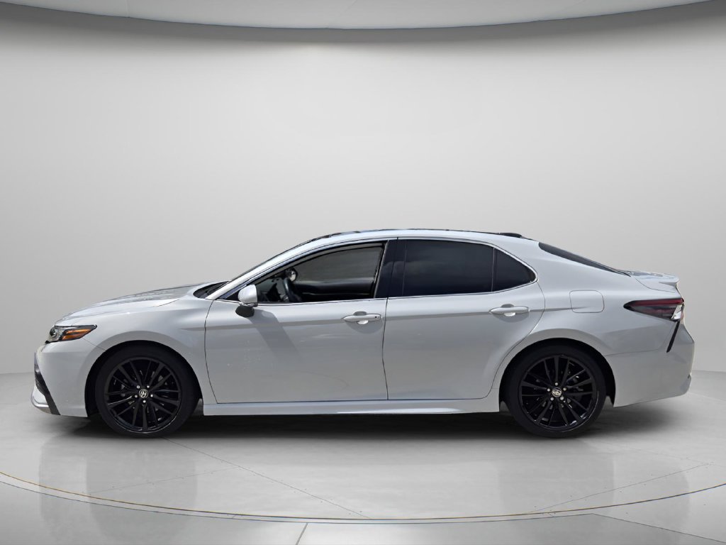 Used 2022 Toyota Camry XSE w/ Navigation Package FWD image 5