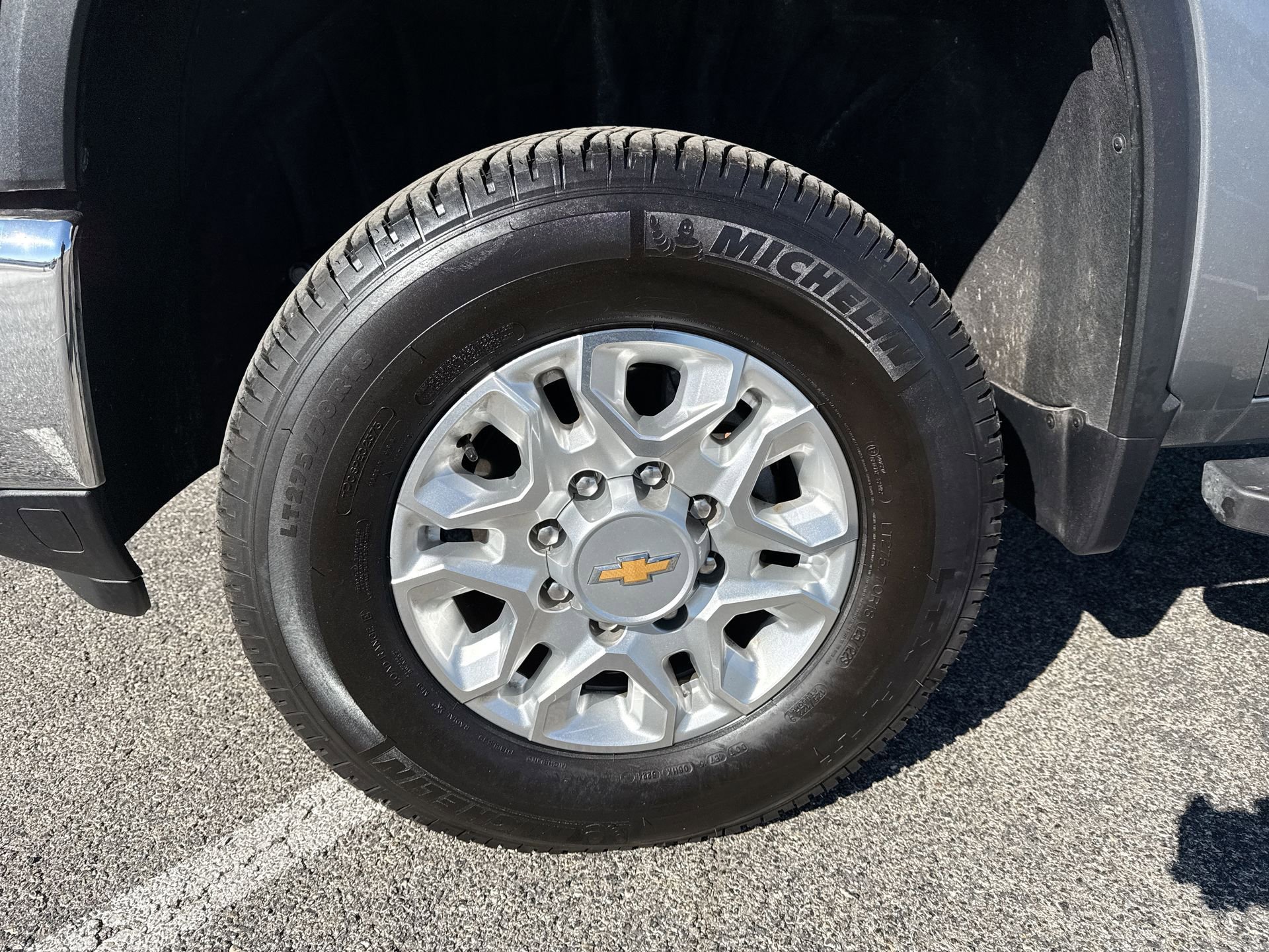 Used 2025 Chevrolet Silverado 3500 LTZ w/ LTZ Convenience Package AWD/4WD image 19