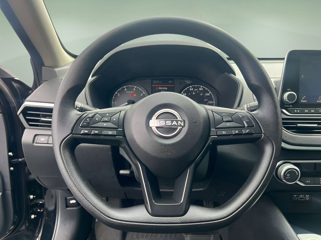 Used 2025 Nissan Altima 2.5 S FWD image 9