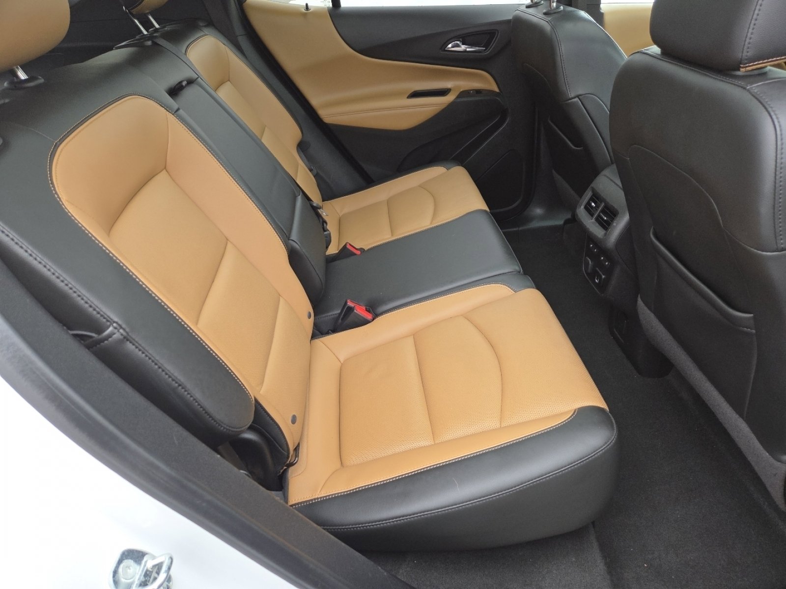 Used 2018 Chevrolet Equinox Premier image 21