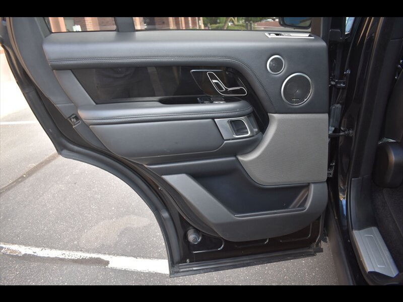 Used 2020 Land Rover Range Rover HSE AWD/4WD image 22
