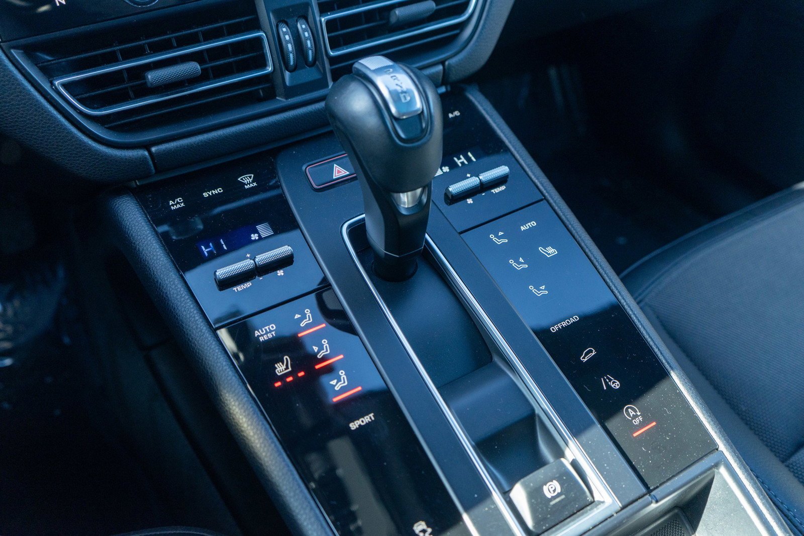 Used 2022 Porsche Macan image 20