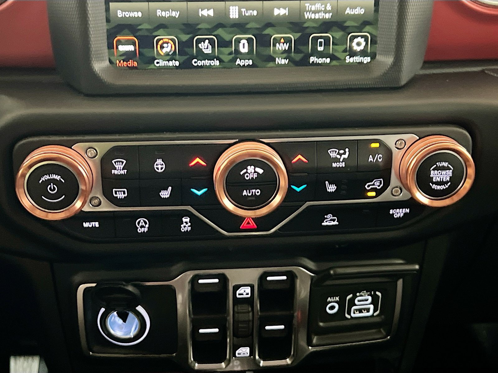 Used 2022 Jeep Gladiator Rubicon w/ Cold Weather Group AWD/4WD image 12