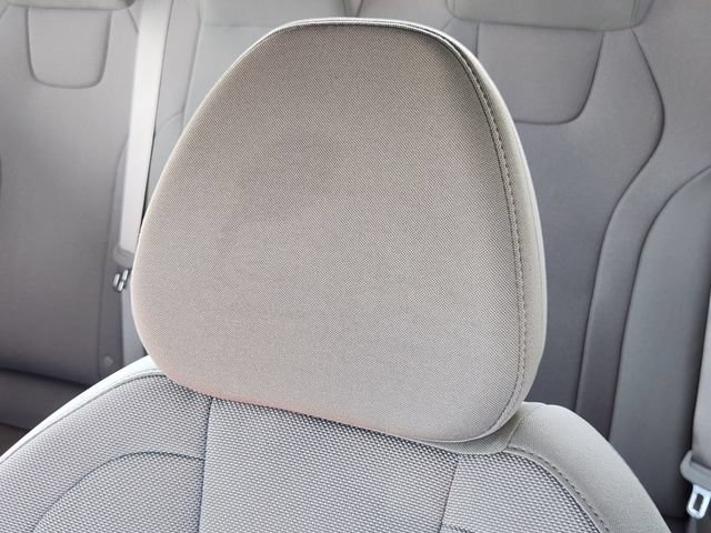 Used 2025 Hyundai Elantra SE FWD image 23