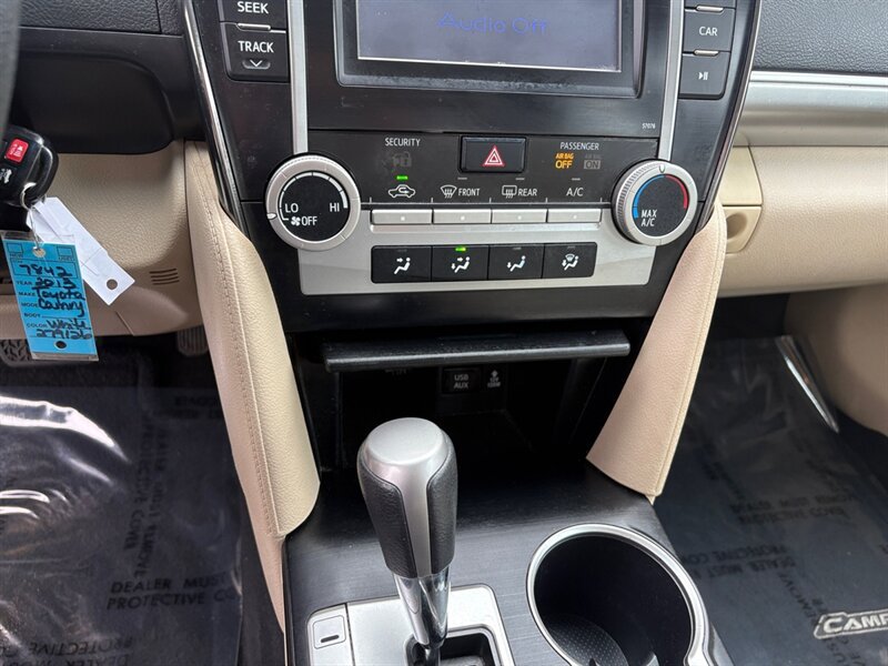 Used 2013 Toyota Camry LE FWD image 12