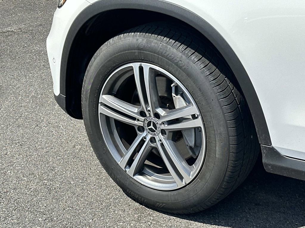 Used 2021 Mercedes-Benz GLC 300 4MATIC w/ Premium Package image 31