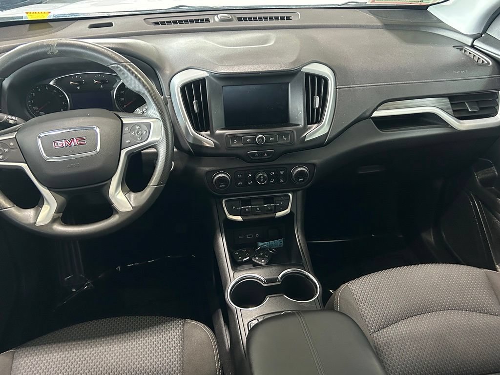 Used 2023 GMC Terrain SLE w/ Driver Convenience Package FWD image 9