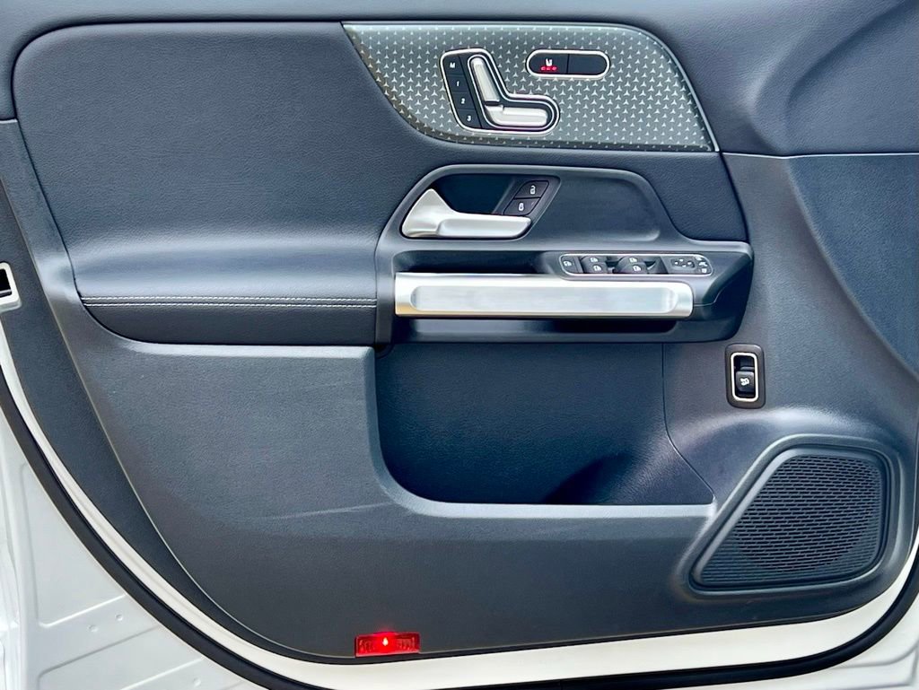 Certified 2025 Mercedes-Benz GLB 250 4MATIC image 48