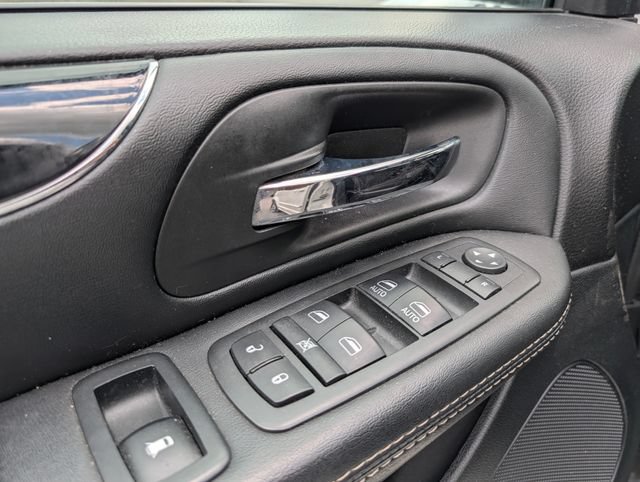 Used 2017 Dodge Grand Caravan SE FWD image 11