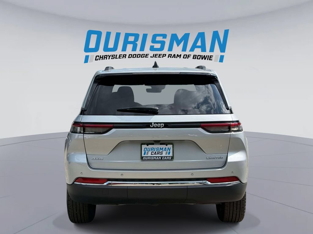 Used 2025 Jeep Grand Cherokee Limited AWD/4WD image 3