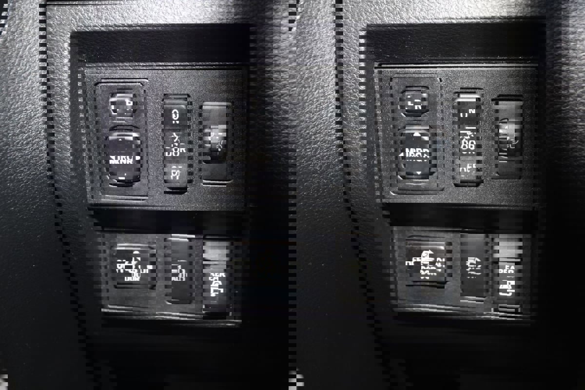 Used 2021 Toyota Tundra SR5 w/ Trail Edition image 31