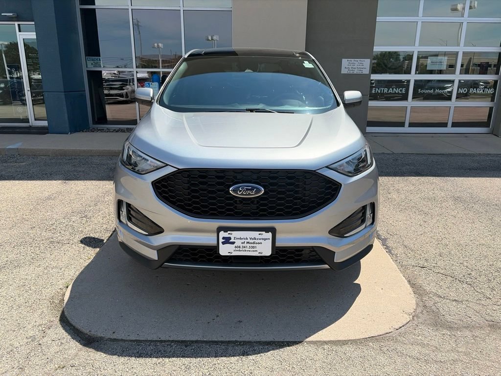 Used 2023 Ford Edge ST-Line w/ Class II Trailer Tow Package AWD/4WD image 3