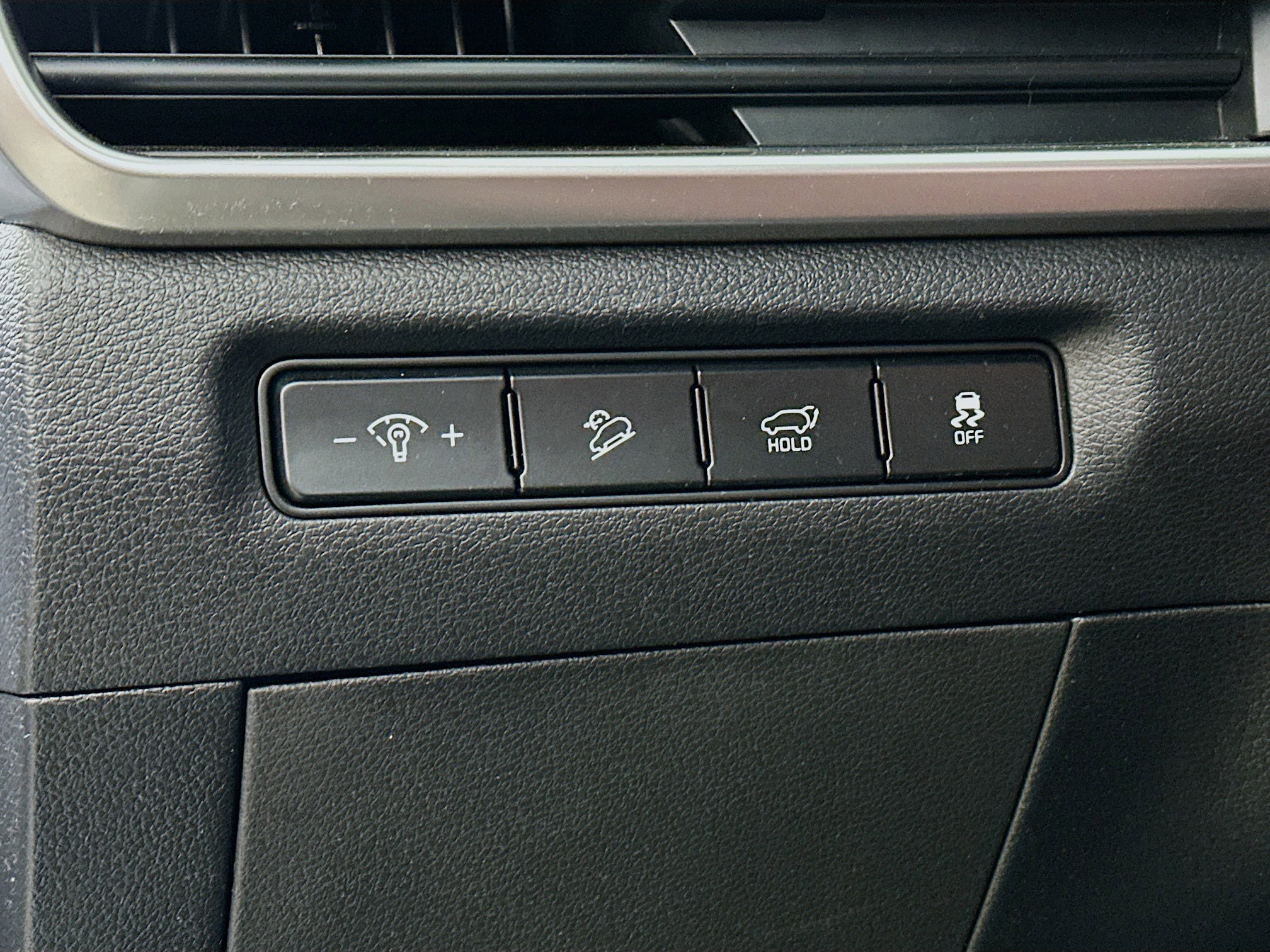 Used 2023 Kia Telluride EX w/ EX Captain's Chair Package image 10