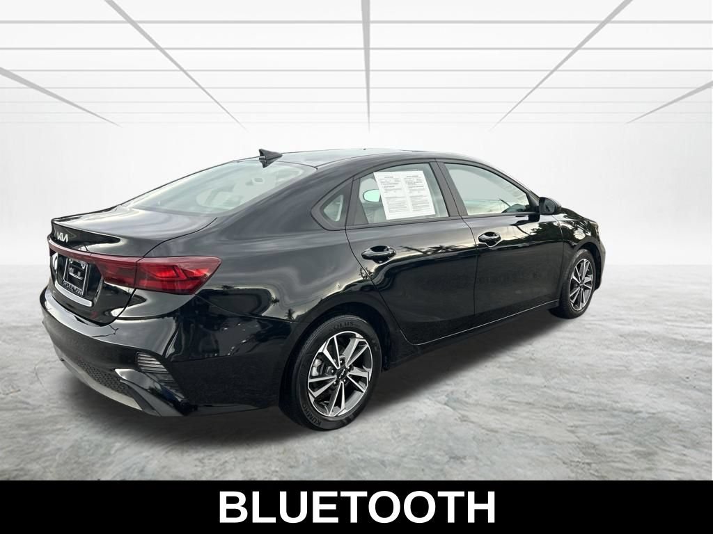 Used 2023 Kia Forte LXS FWD image 5