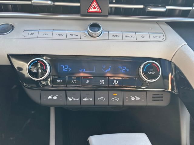 Certified 2025 Hyundai Elantra Limited image 18