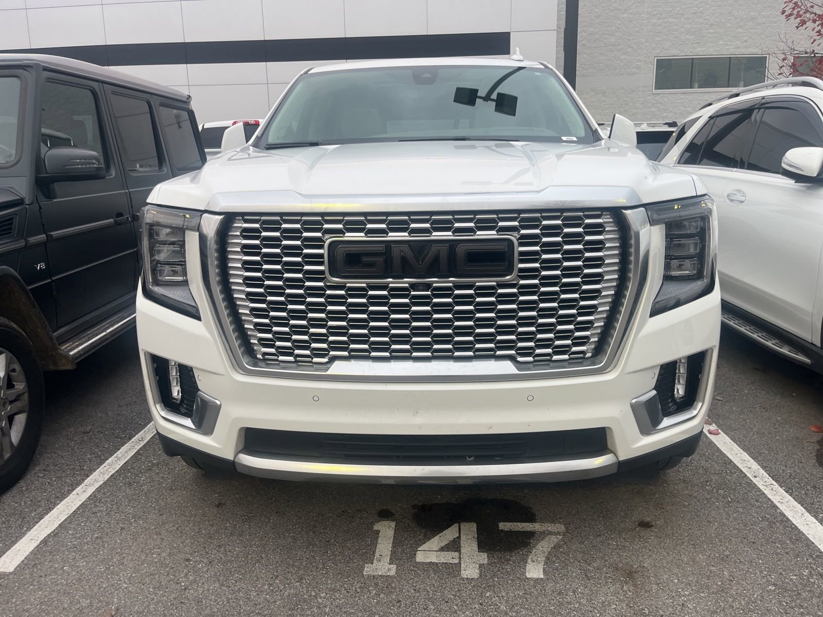 Used 2021 GMC Yukon Denali w/ Denali Ultimate Package image 2