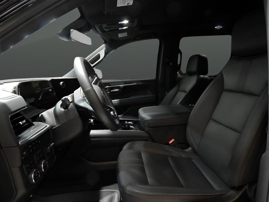 Used 2025 Chevrolet Suburban RST w/ RST Capability Package AWD/4WD image 13