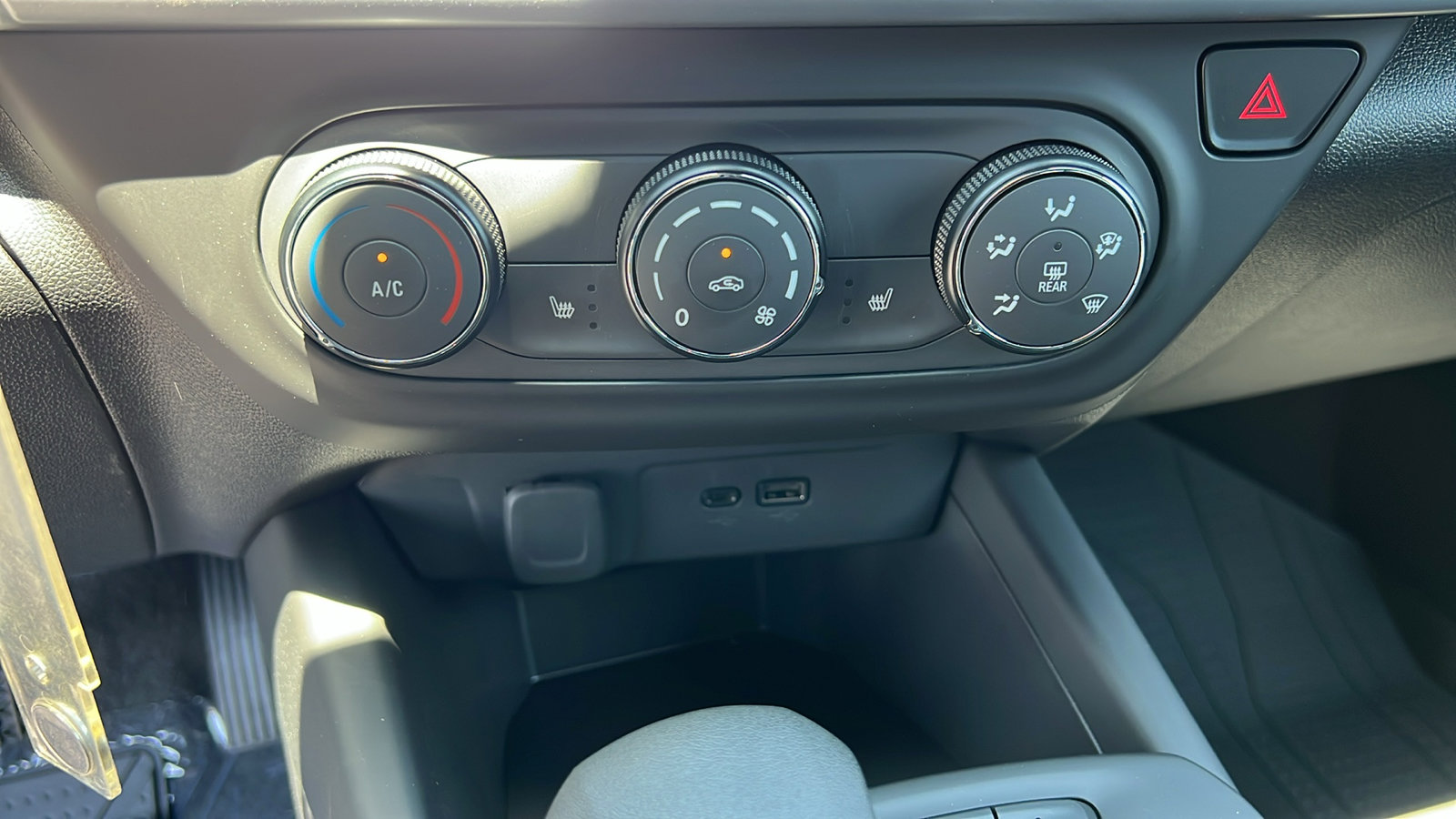 New 2025 Chevrolet Trax RS image 21