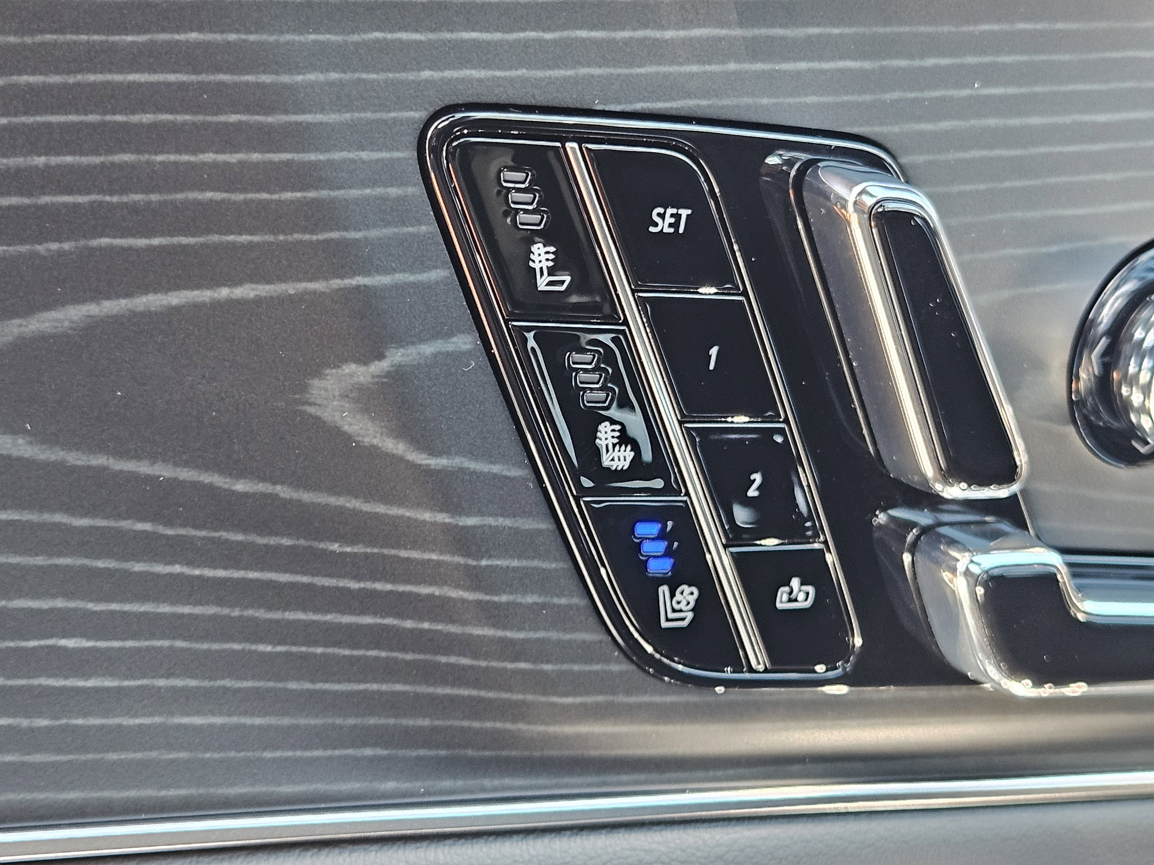 New 2026 Cadillac Lyriq V image 29