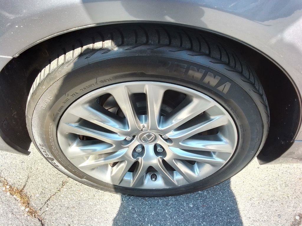 Used 2015 Lexus LS 460 Luxury Sedan w/ Comfort Package image 28