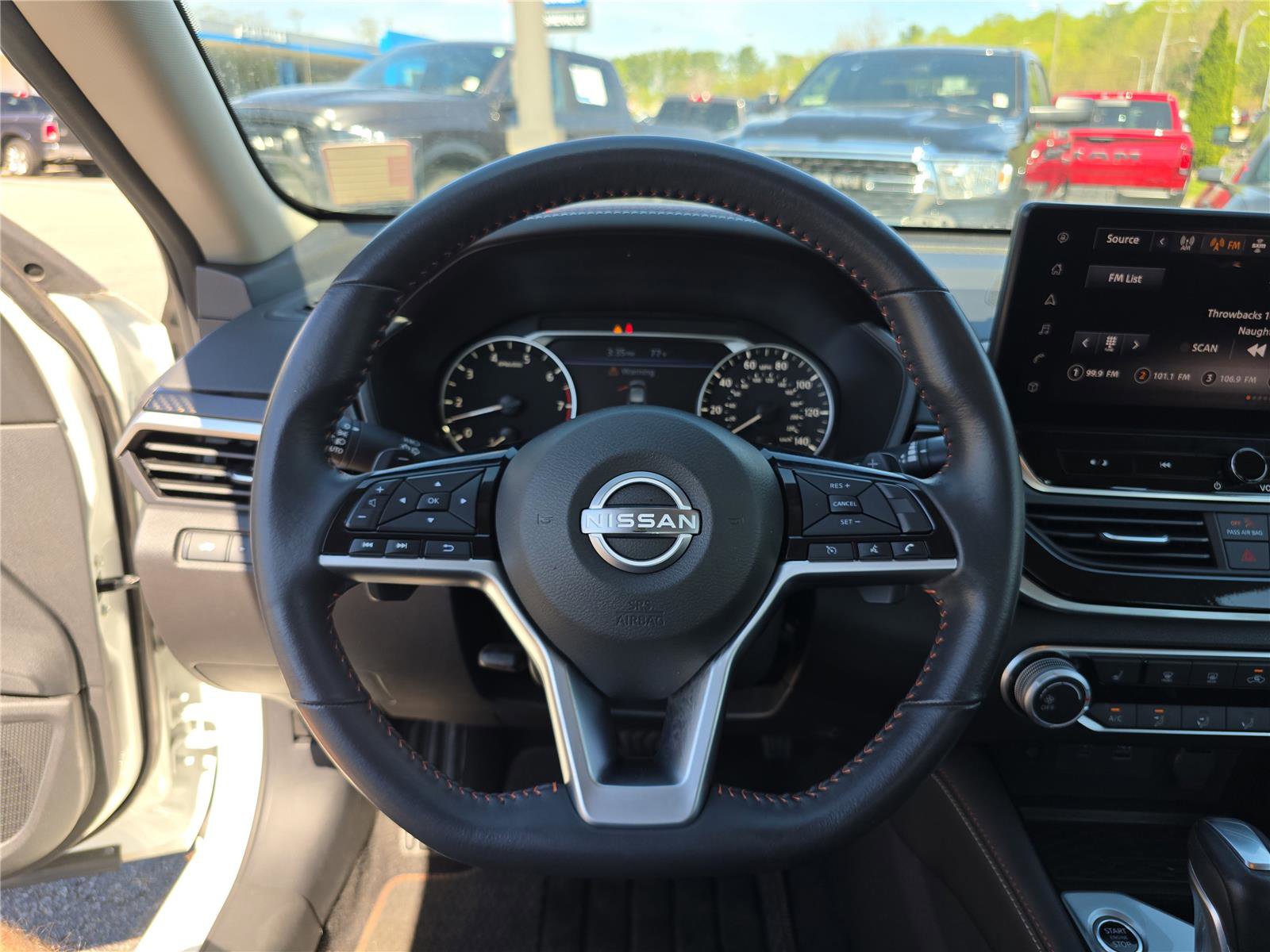 Used 2024 Nissan Altima 2.5 SR w/ SR Premium Package AWD/4WD image 29