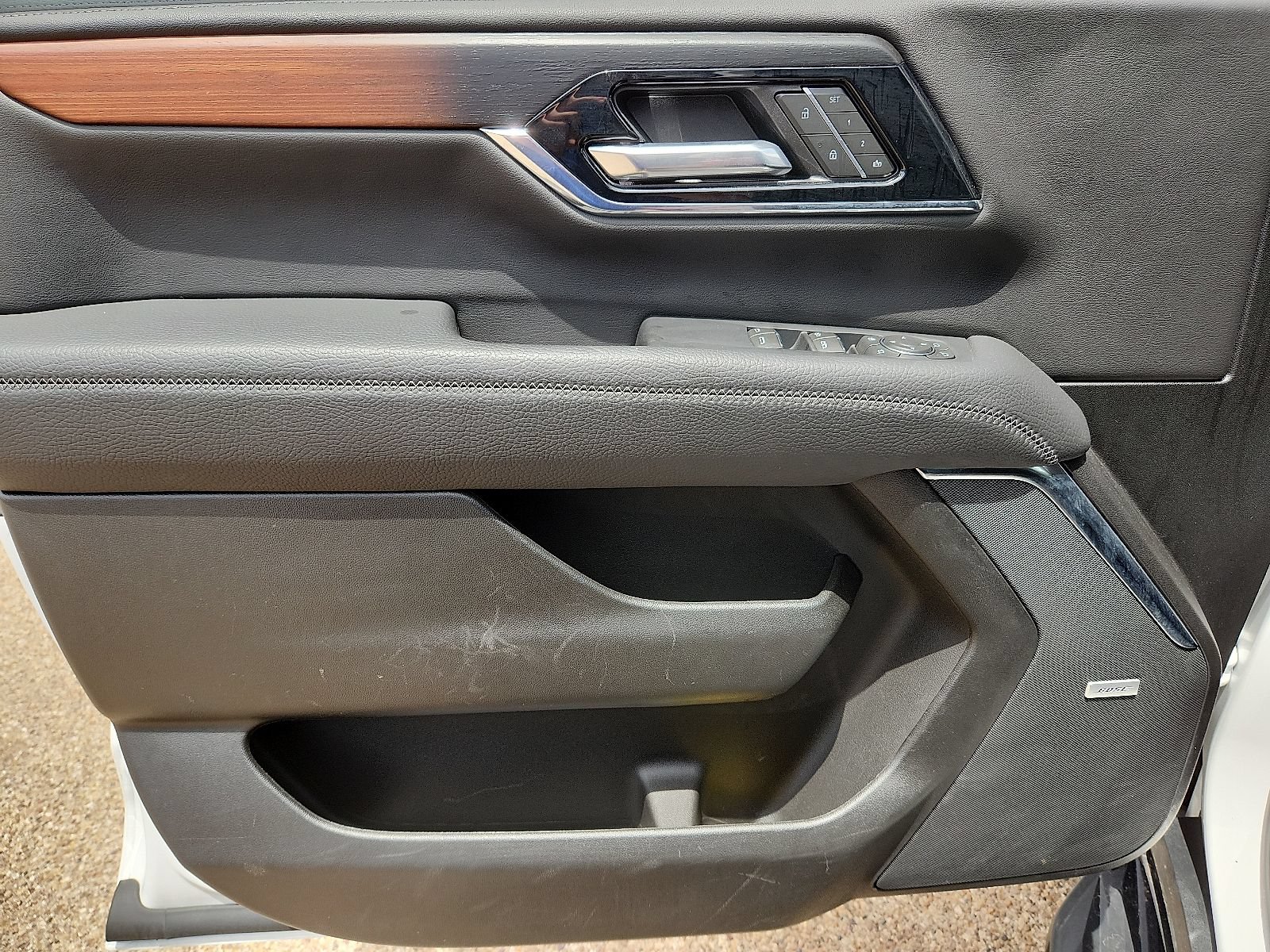 Used 2025 GMC Yukon Denali AWD/4WD image 12
