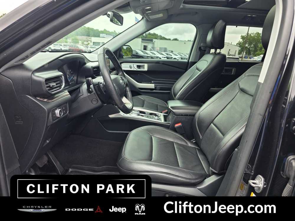 Used 2021 Ford Explorer Limited w/ Equipment Group 301A AWD/4WD image 10