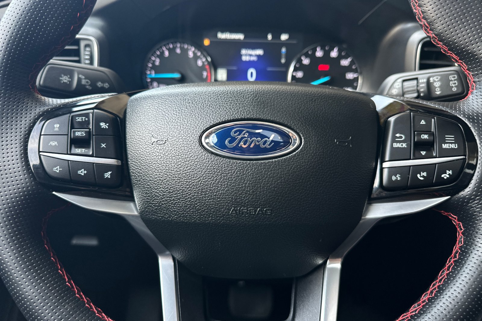 Used 2022 Ford Explorer ST-Line w/ Class IV Trailer Tow Package AWD/4WD image 25
