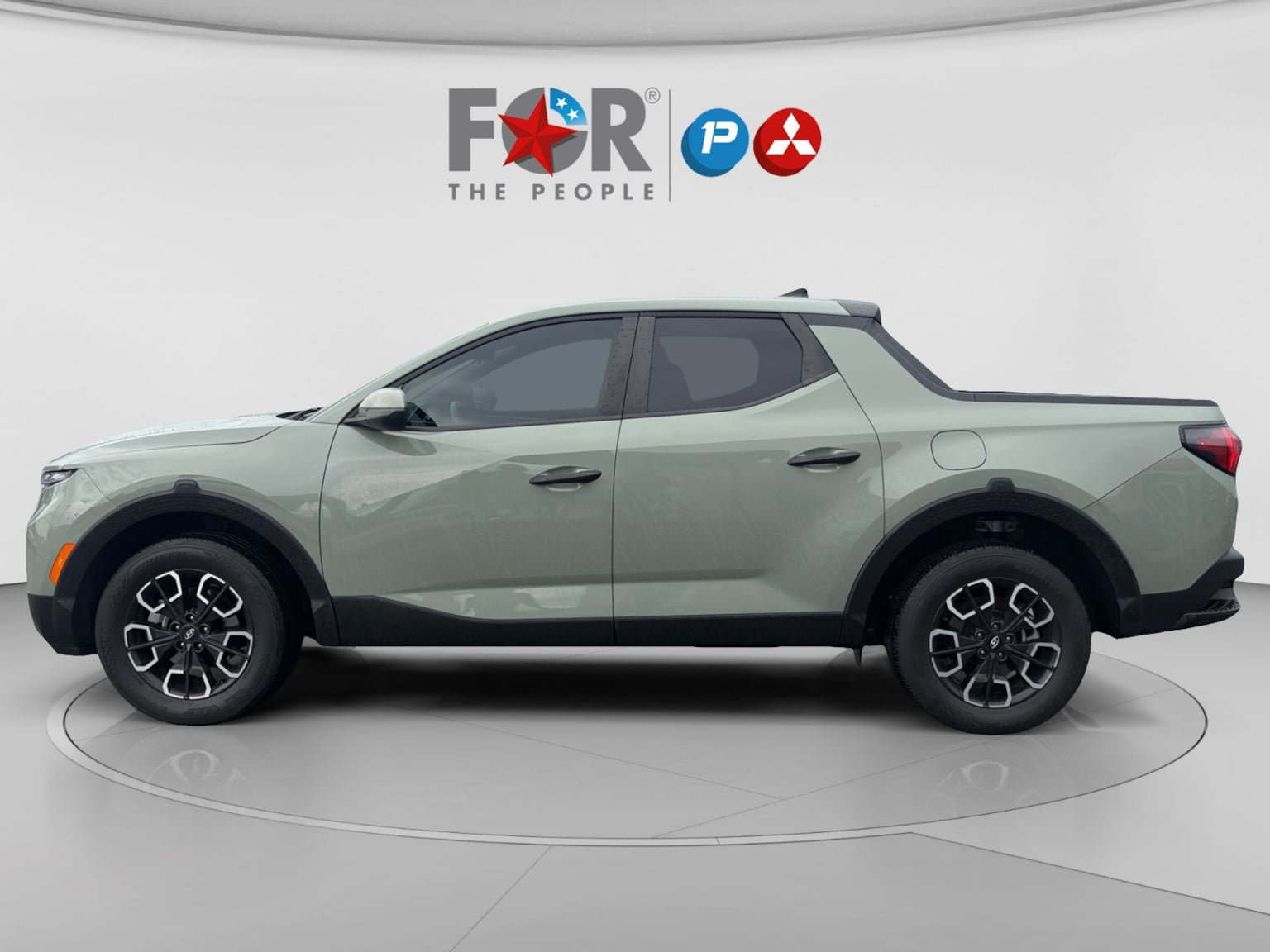 Used 2024 Hyundai Santa Cruz SEL FWD image 2