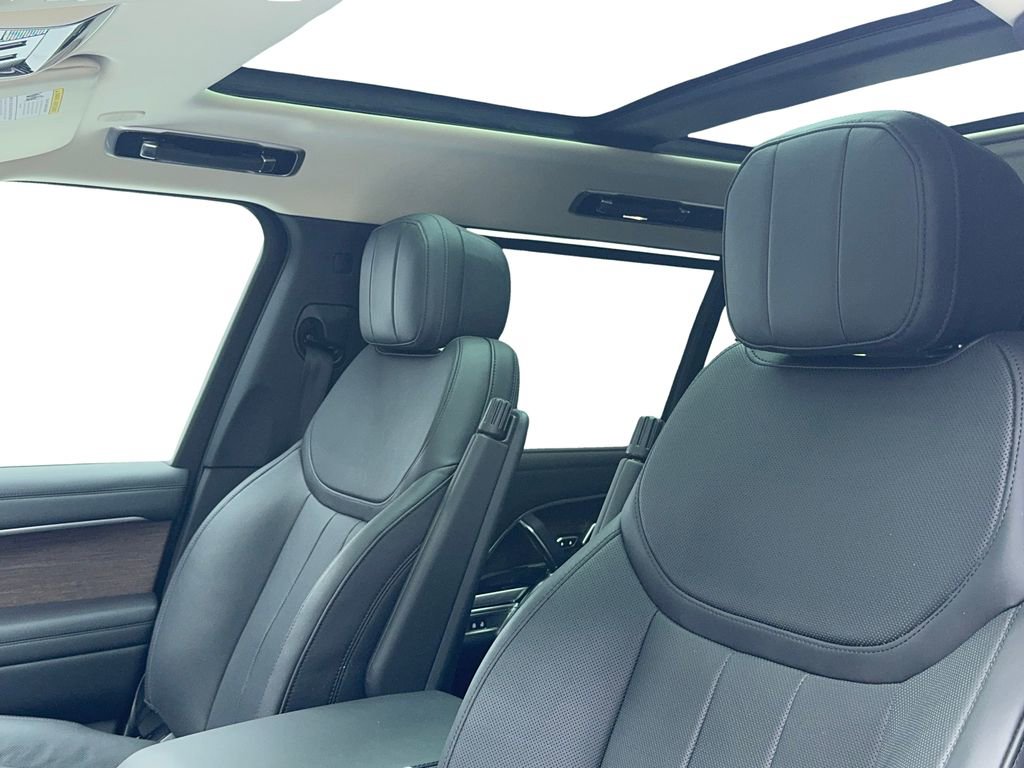 Used 2024 Land Rover Range Rover Long Wheelbase SE image 35