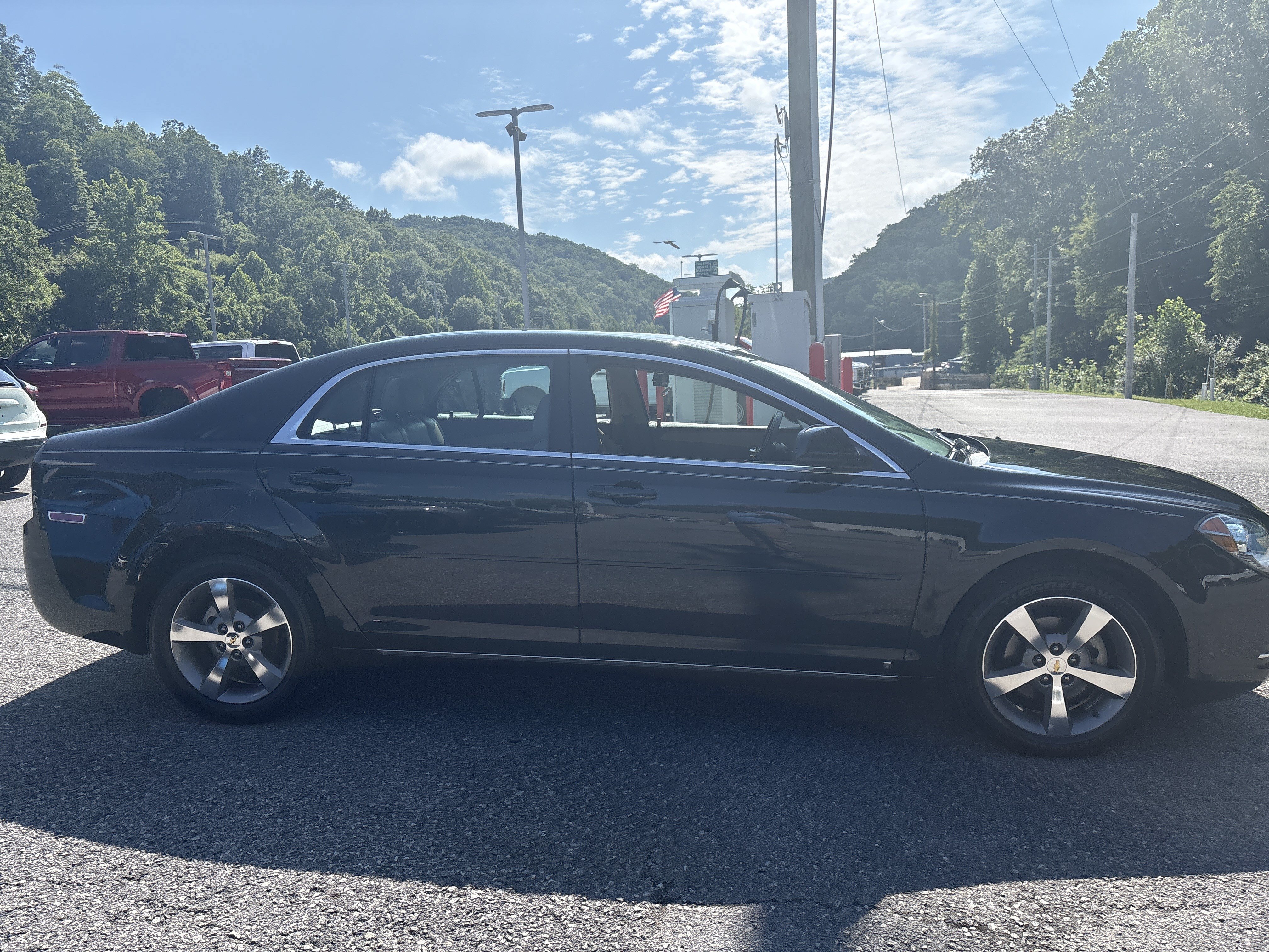 Used 2009 Chevrolet Malibu LT w/ Rear Power Package FWD image 3