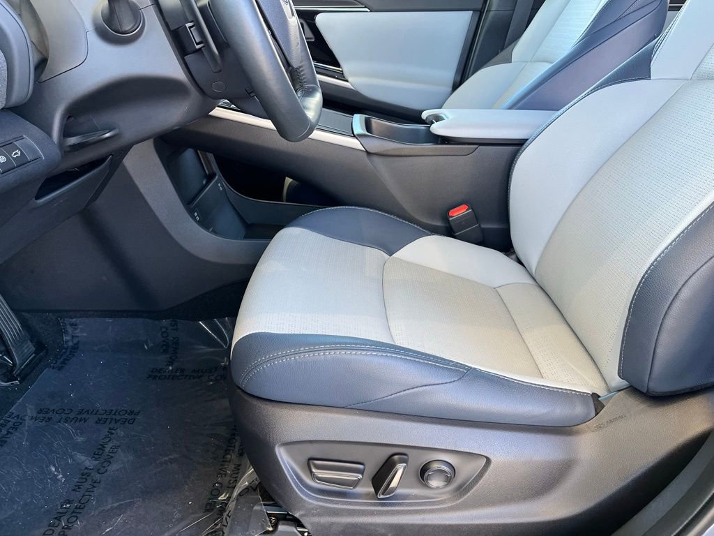 Certified 2025 Subaru Solterra Limited image 14