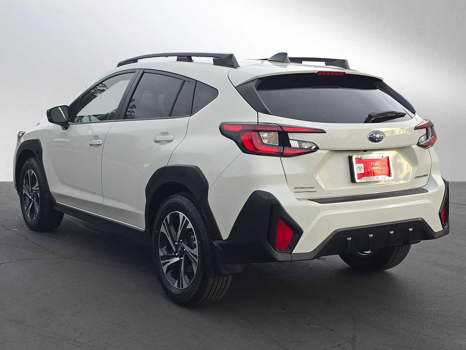 Used 2024 Subaru Crosstrek 2.0i Premium image 5