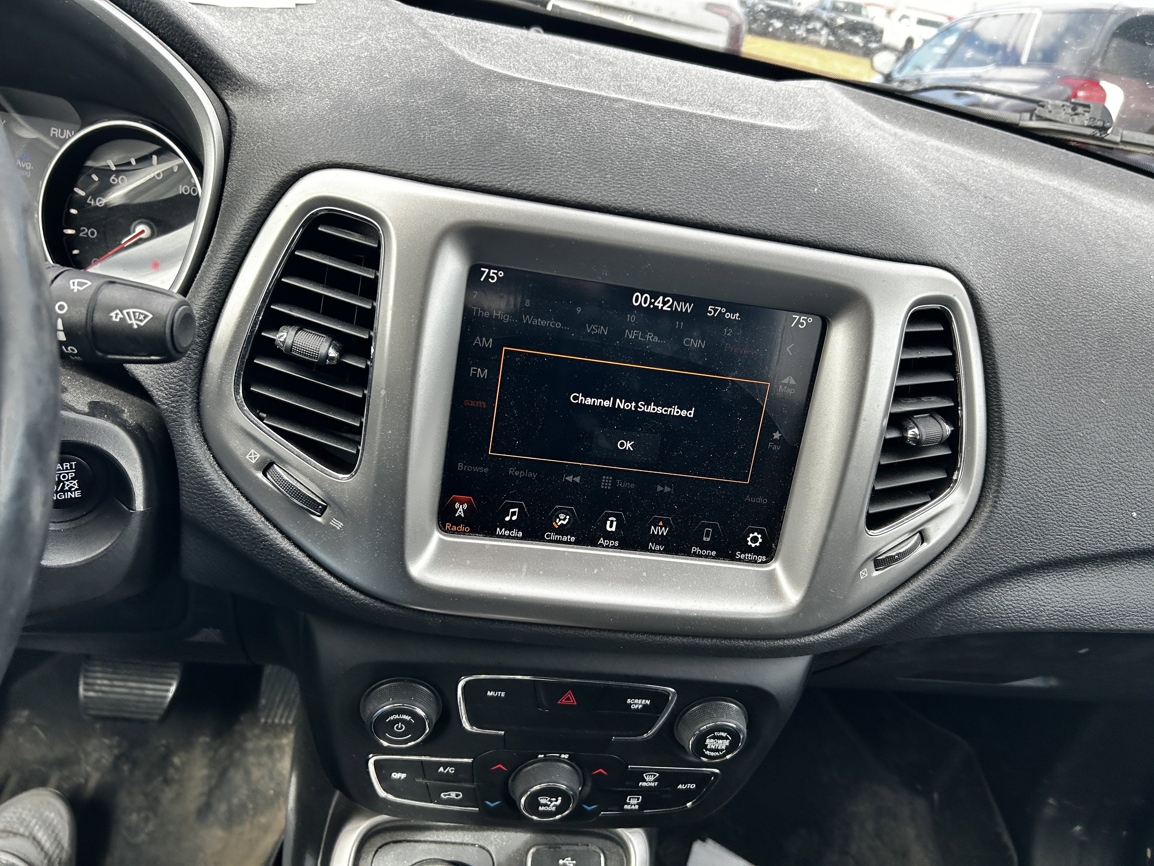 Used 2018 Jeep Compass Latitude w/ Popular Equipment Group image 15